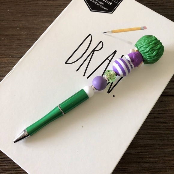 DC Comics: The Joker handmade beaded pen - Picture 3 of 3